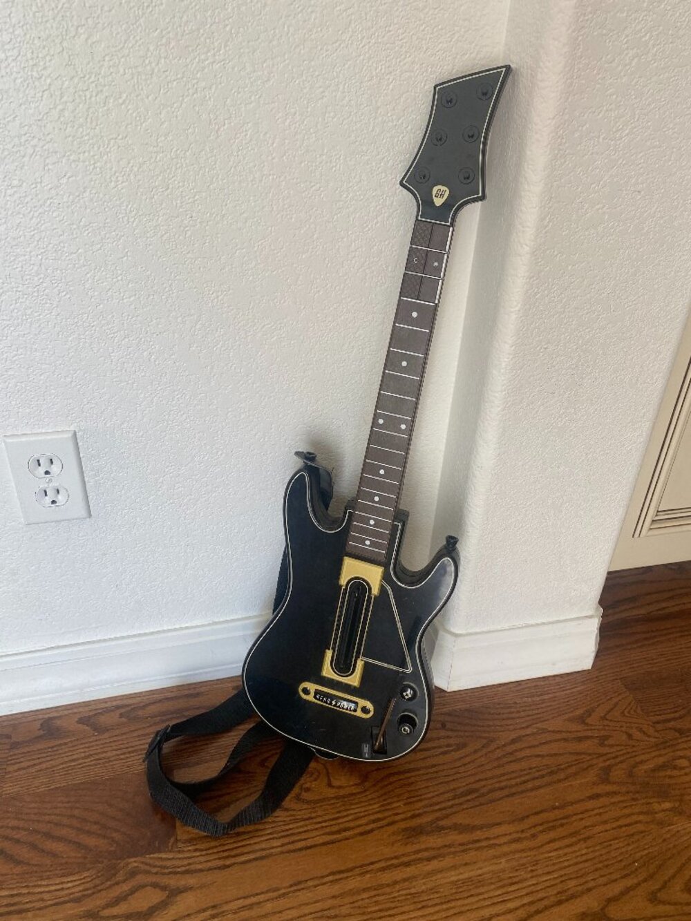 Guitar Hero Activision Wireless Guitar Controller 0000654 UNTESTED Strap Black